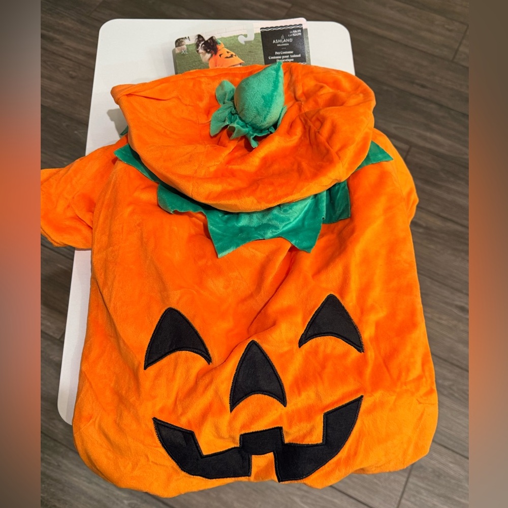 Large Dog Ashland Pumpkin Halloween Costume NWT